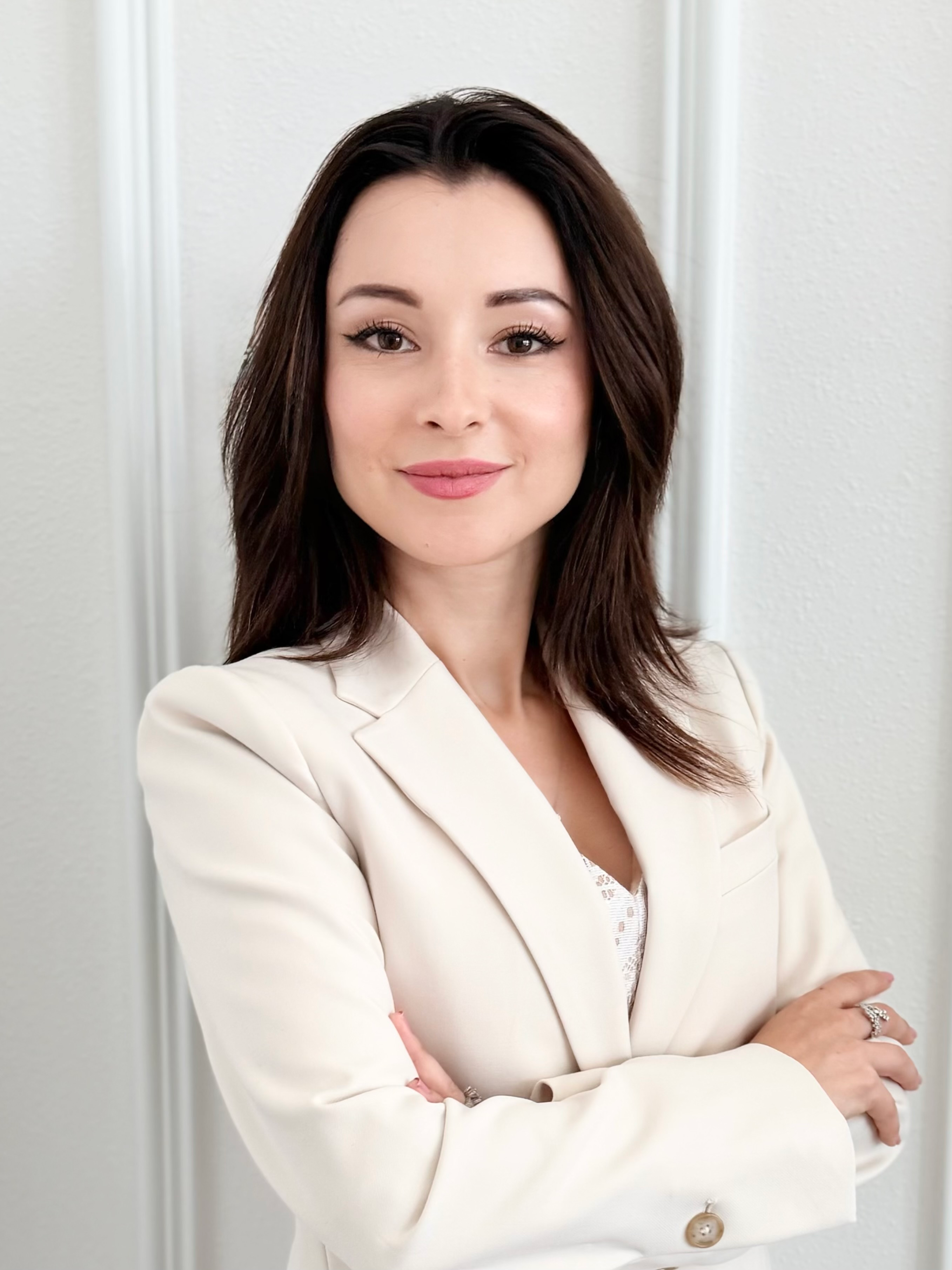 Tetyana Hanna providing real estate guidance to Sarasota buyers and sellers